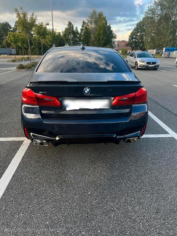 Blau Gebraucht 2017 BMW 520 Sport Line Limousine | 21.800 € (Guter Preis) - Bild 1/4