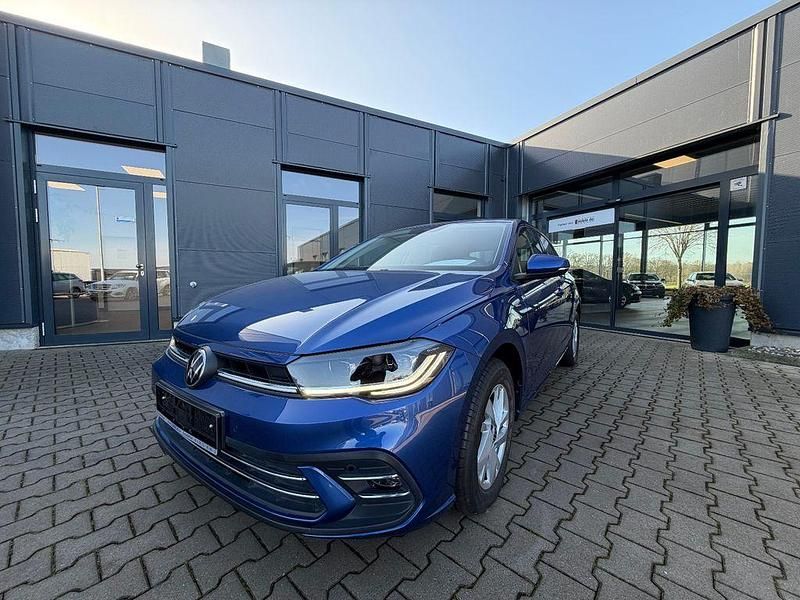 Gebraucht VW Polo Style 95 PS (69 kW) 2022 Reef blue metallic Kleinwagen
