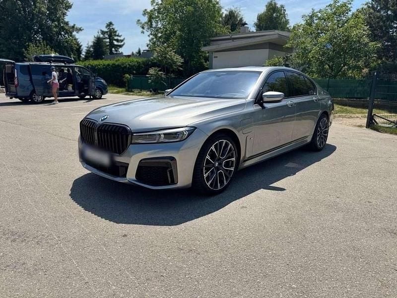 Gebraucht BMW 745e 286 PS (210 kW) 2020 Grau Limousine