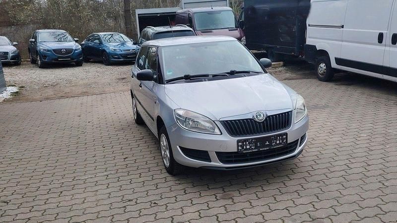 Gebraucht Skoda Fabia 86 PS (63 kW) 2011 Silber Limousine
