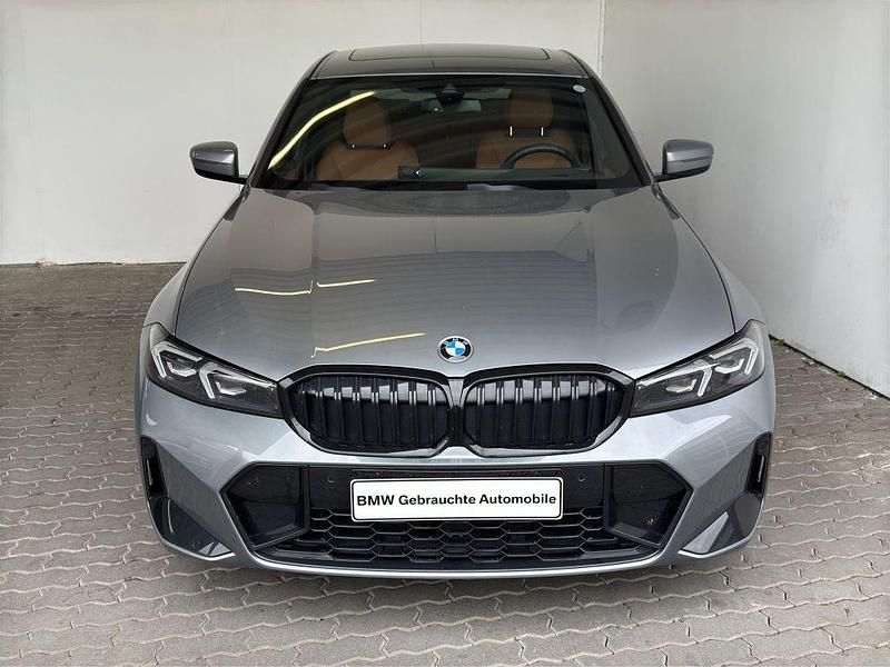 Skyscraper grau metallic Gebraucht 2024 BMW 330 M Sport Limousine | 51.979 € (Teuer) - Bild 1/4