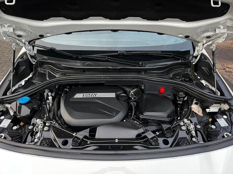 Gebraucht BMW 218 Active Tourer 150 PS (110 kW) 2022 Weiß Van / Kleinbus