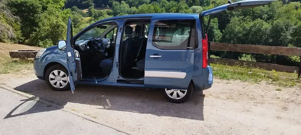 Gebraucht Citroën Berlingo 92 PS (67 kW) 2012 Blau Van / Kleinbus