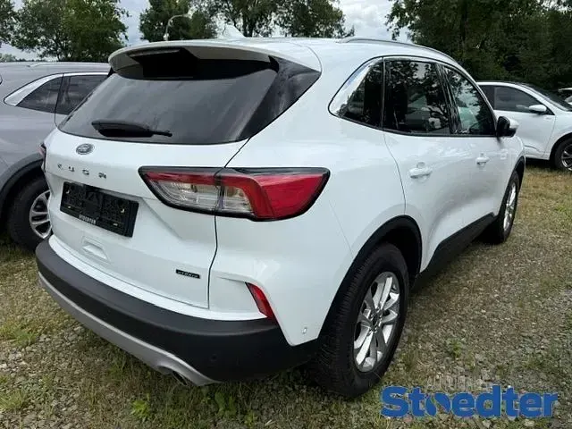 Gebraucht Ford Kuga Titanium 152 PS (111 kW) 2022 Weiß SUV
