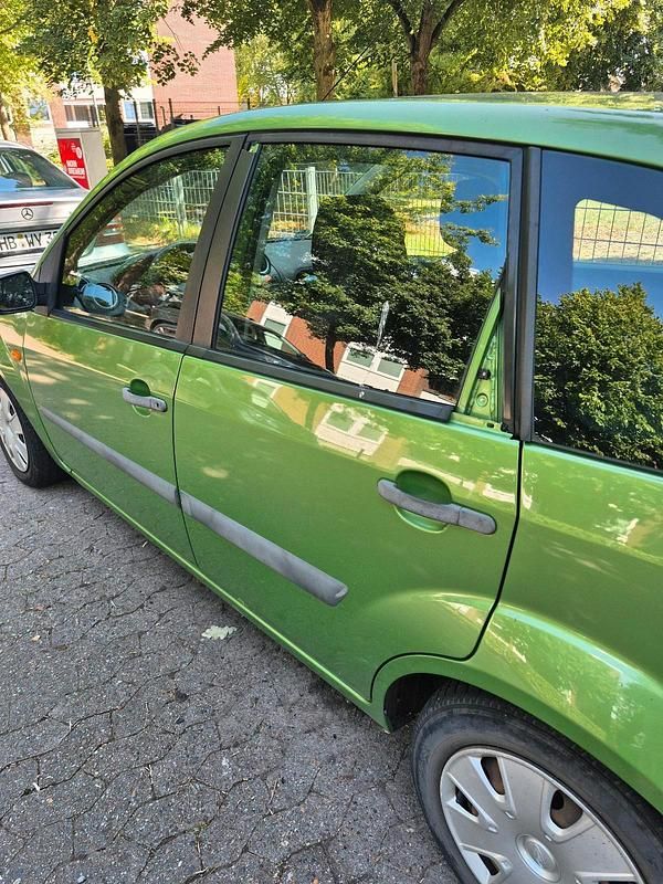 Grün Gebraucht 2006 Ford Fiesta Kleinwagen | 500 € (Superpreis) - Bild 1/4