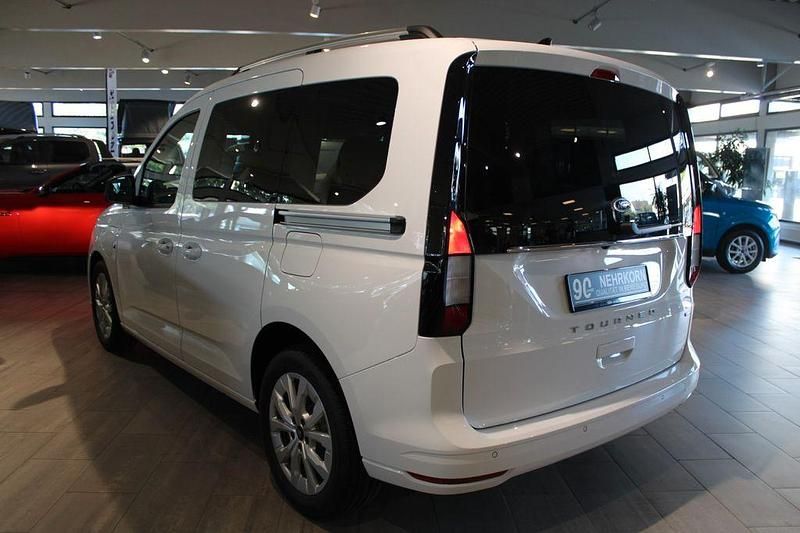 Neu Ford Tourneo Titanium 150 PS (110 kW) 2025 Weiß Van / Kleinbus
