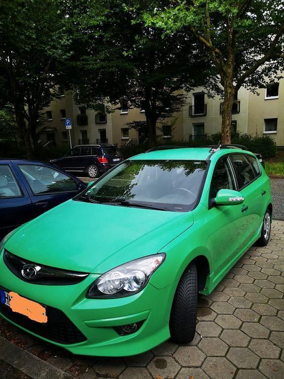 Grün Gebraucht 2012 Hyundai i30 Classic Kombi | 2.000 € (Superpreis) - Bild 1/4