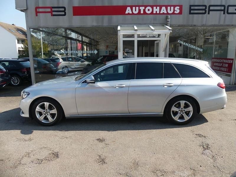Gebraucht Mercedes E220 194 PS (142 kW) 2017 Silber Kombi