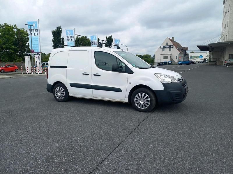 Weiß Gebraucht 2015 Citroën Berlingo Van / Kleinbus | 4.900 € (Guter Preis) - Bild 1/4