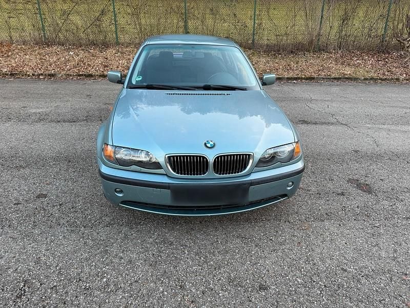 Second-hand BMW 325 192 CP (141 kW) 2002 Verde Berlinǎ