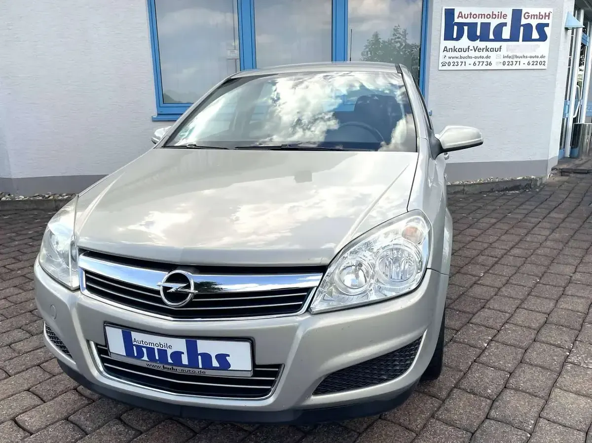 Gebraucht Opel Astra Edition 116 PS (85 kW) 2008 Pannacotta m2 Kleinwagen