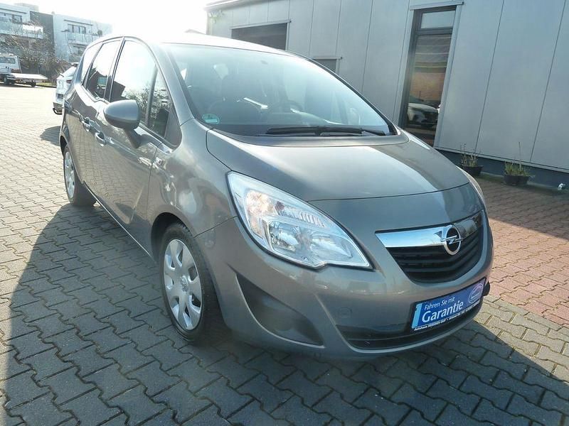 Gebraucht Opel Meriva Edition 101 PS (74 kW) 2013 Grau Van / Kleinbus