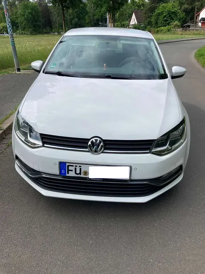 Gebraucht VW Polo Comfortline 60 PS (44 kW) 2014 Weiß Limousine