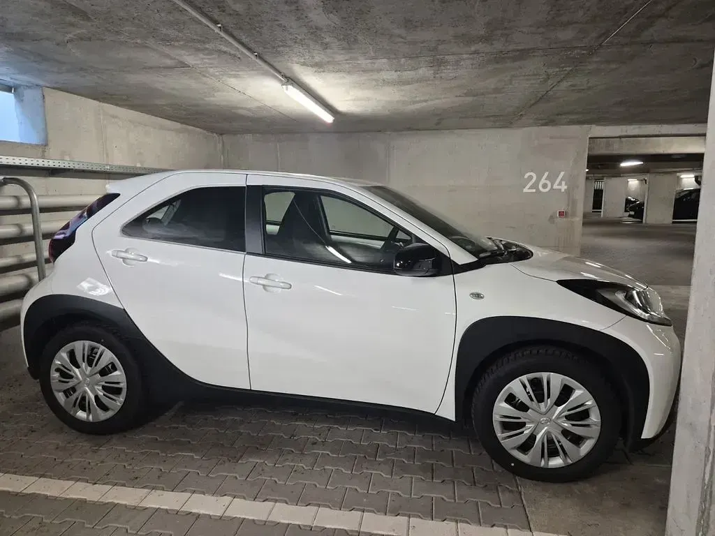 Gebraucht Toyota Aygo X X-play 72 PS (52 kW) 2025 Weiß SUV