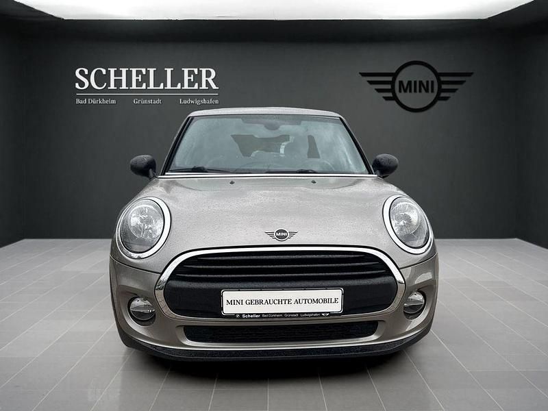 Gebraucht Mini ONE Pepper 102 PS (75 kW) 2019 Melting silver Kleinwagen