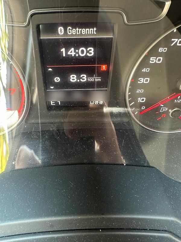Grau Gebraucht 2018 Audi Q3 SUV | 24.000 € (Guter Preis) - Bild 1/4