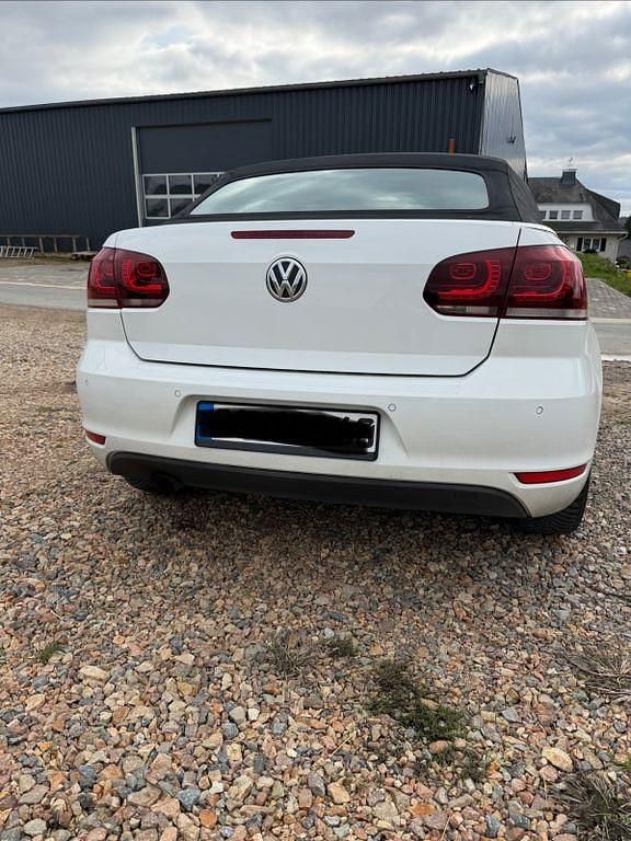 Gebraucht VW Golf Cabriolet Life 105 PS (77 kW) 2014 Weiß Cabrio