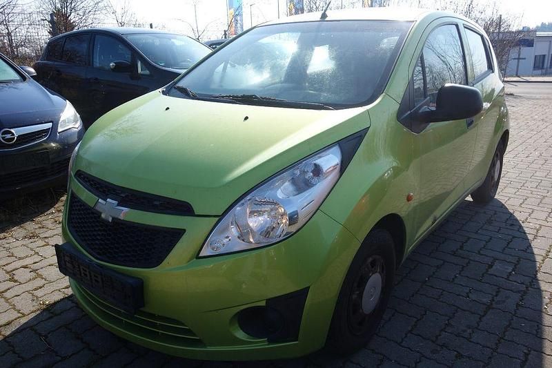 Second-hand Chevrolet Spark 68 CP (50 kW) 2010 Verde Hatchback