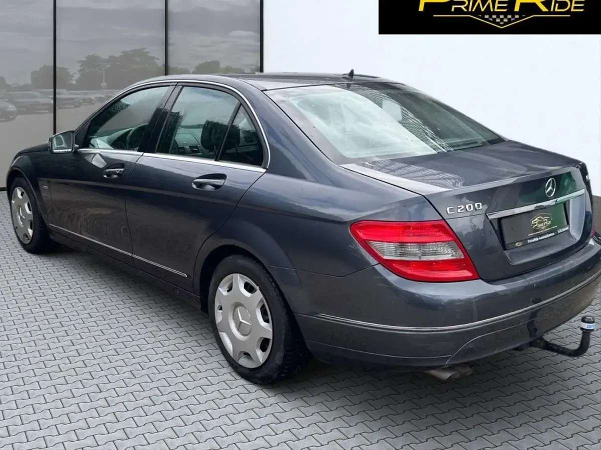 Gebraucht Mercedes C200 136 PS (100 kW) 2010 Grau Limousine