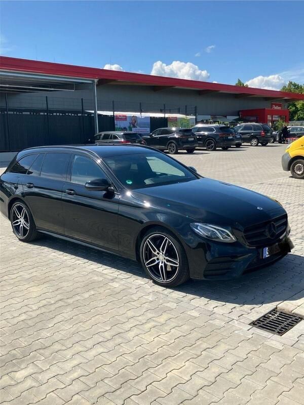 Gebraucht Mercedes E220 AMG line 194 PS (142 kW) 2016 Schwarz Kombi