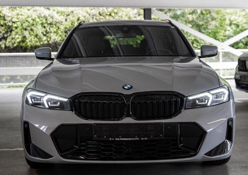 Grau Gebraucht 2023 BMW 318 M Sport Kombi | 35.200 € (Fairer Preis) - Bild 1/4