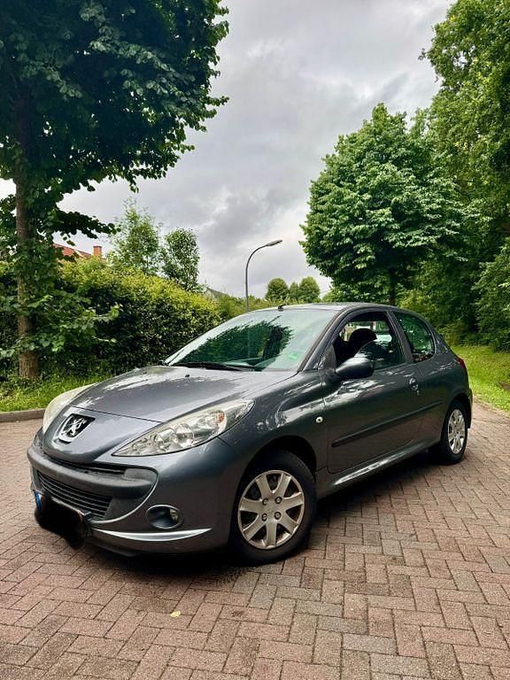 Grau Gebraucht 2009 Peugeot 206+ Basis Kleinwagen | 990 € (Superpreis) - Bild 1/4