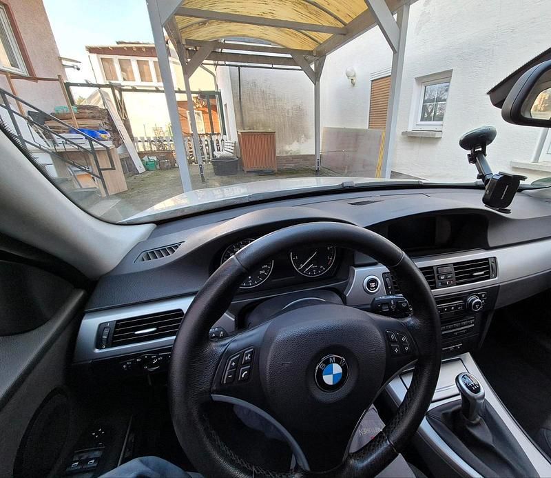 Gebraucht BMW 320 170 PS (125 kW) 2008 Silber Kombi