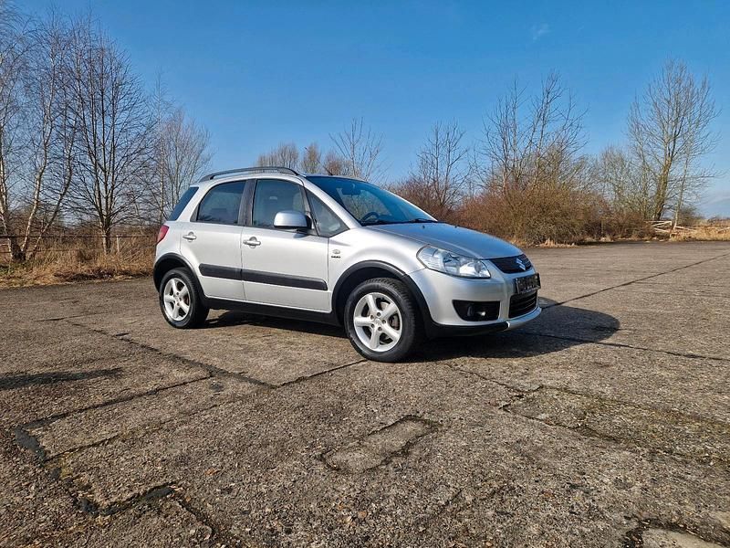 Second-hand Suzuki SX4 2010 Argintiu Berlinǎ