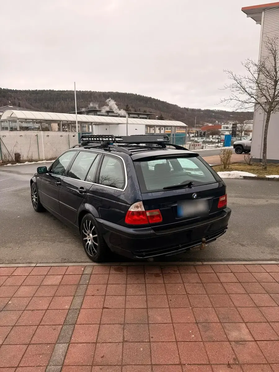 Gebraucht BMW 320 150 PS (110 kW) 2005 Blau Kombi