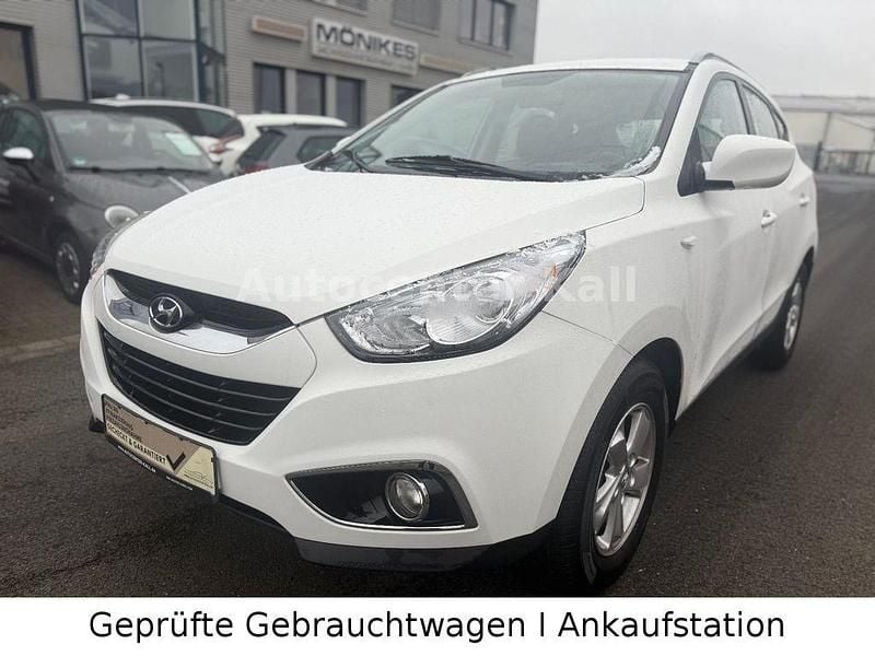 Weiß Gebraucht 2013 Hyundai ix35 Edition SUV | 5.890 € (Guter Preis) - Bild 1/4