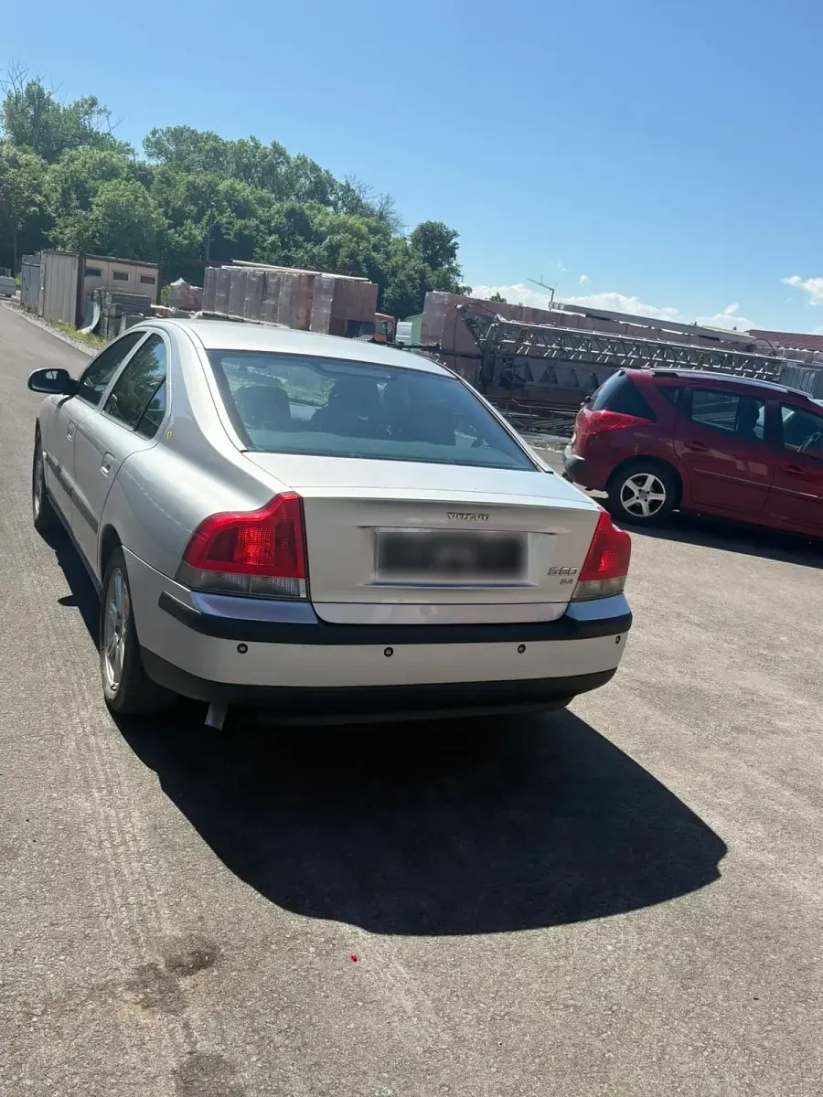 Gebraucht Volvo S60 140 PS (102 kW) 2002 Silber Limousine