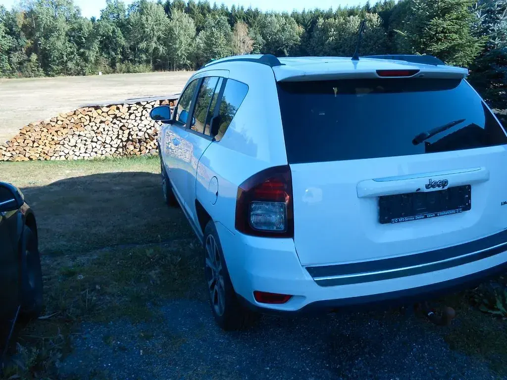 Gebraucht Jeep Compass Limited 170 PS (125 kW) 2014 Weiß SUV