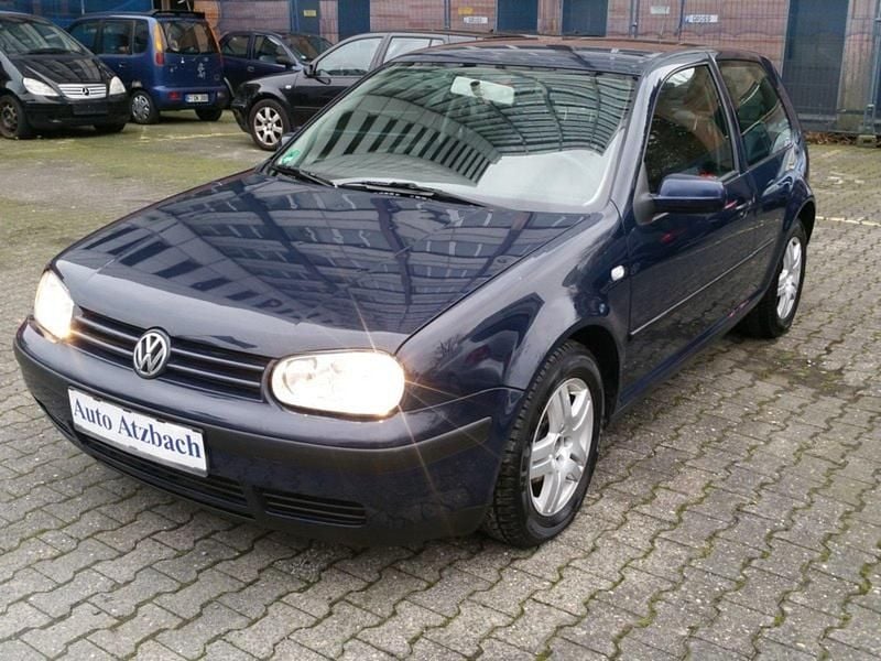 Gebraucht VW Golf IV 75 PS (55 kW) 2003 Dunkel blau Kleinwagen