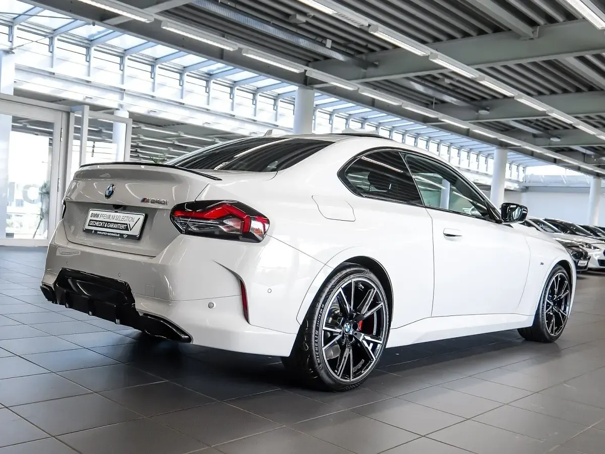 Gebraucht BMW M240 M Sport 374 PS (275 kW) 2025 Alpinweiss iii Coupé