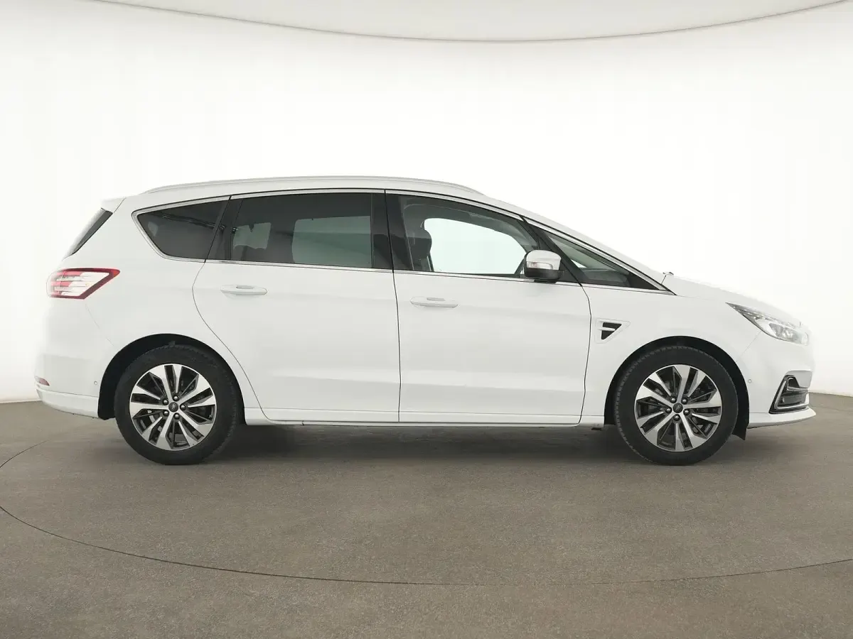 Gebraucht Ford S-MAX Titanium 150 PS (110 kW) 2022 Frost weiss Van / Kleinbus