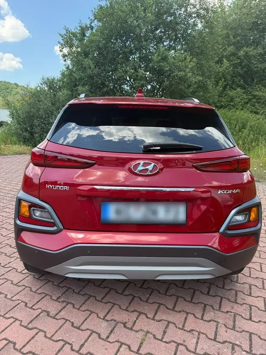 Gebraucht Hyundai Kona Select 116 PS (85 kW) 2019 Rot SUV