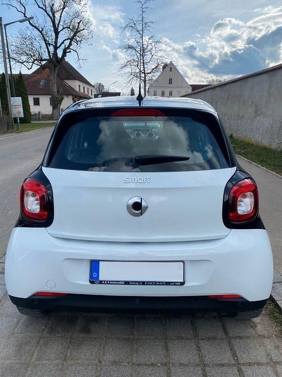 Gebraucht Smart ForFour 71 PS (52 kW) 2015 Weiß Kleinwagen