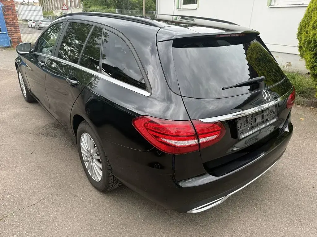 Gebraucht Mercedes C220 170 PS (125 kW) 2015 Schwarz Limousine