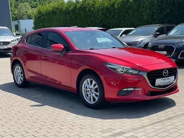 Gebraucht Mazda 3 Exclusive-Line 120 PS (88 kW) 2017 Rot Limousine