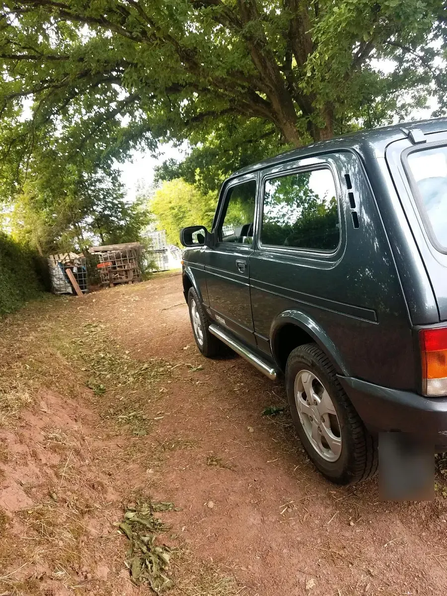 Gebraucht Lada Urban 83 PS (61 kW) 2017 SUV