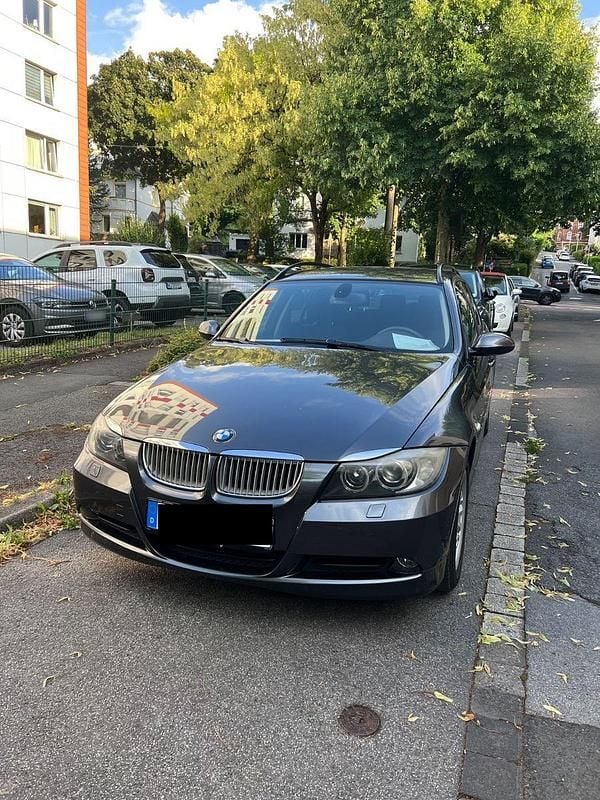 Gebraucht BMW 318 Advantage 129 PS (94 kW) 2007 Grau Kombi