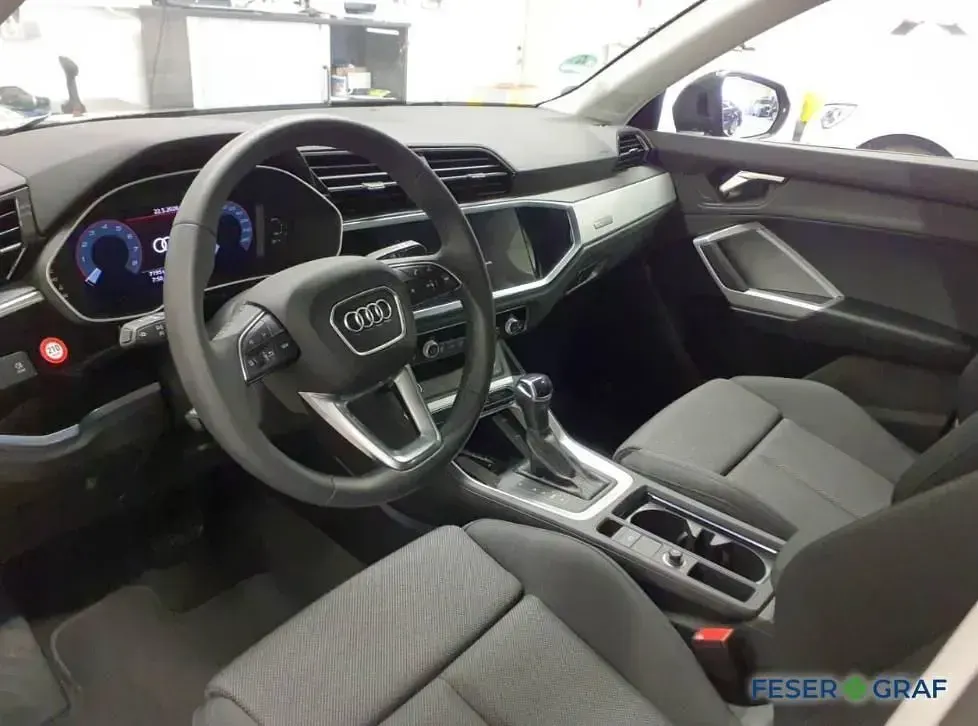 Gebraucht Audi Q3 Advanced Plus 150 PS (110 kW) 2025 Nanograu metallic SUV