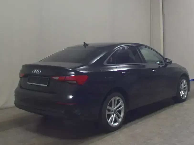 Używany Audi A3 S-Line 150 KM (110 kW) 2022 Czarny Sedan/Limuzyna