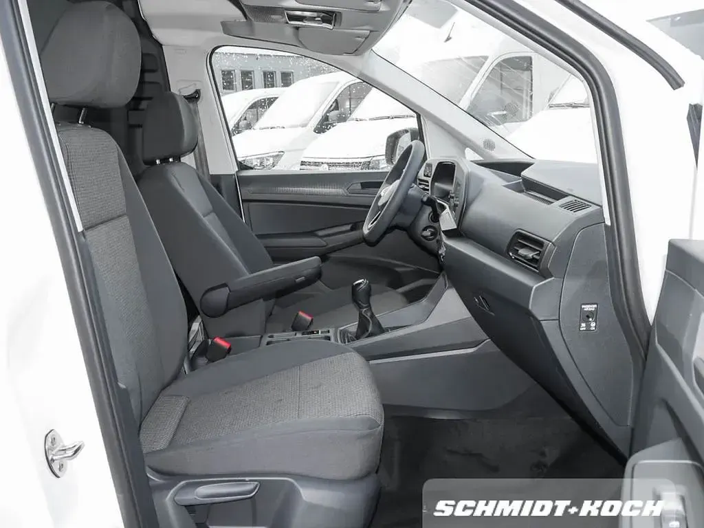 Gebraucht VW Caddy 102 PS (75 kW) 2023 Candyweiß (weiß) Van / Kleinbus
