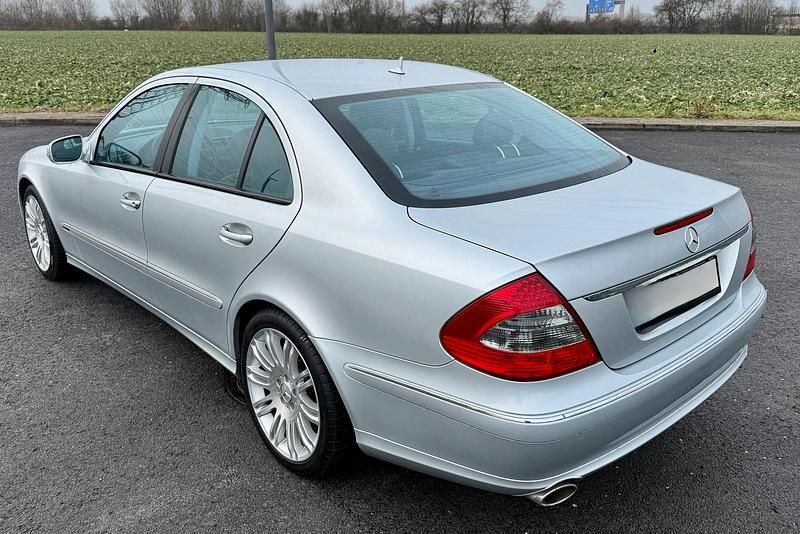 Gebraucht Mercedes E320 Avantgarde 224 PS (164 kW) 2008 Silber Limousine