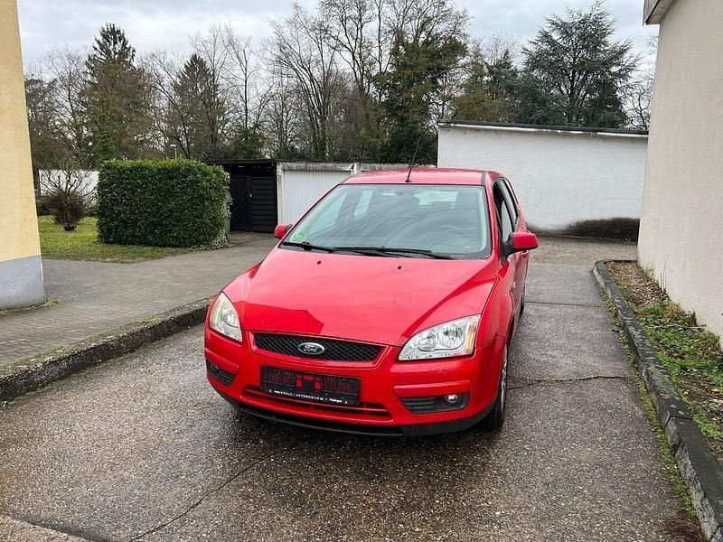 Gebraucht Ford Focus 101 PS (74 kW) 2007 Rot Kombi