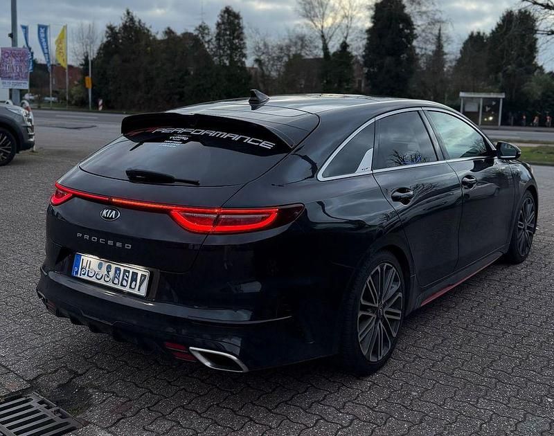 Schwarz Gebraucht 2019 Kia ProCeed GT Kleinwagen | 16.700 € (Fairer Preis) - Bild 1/4