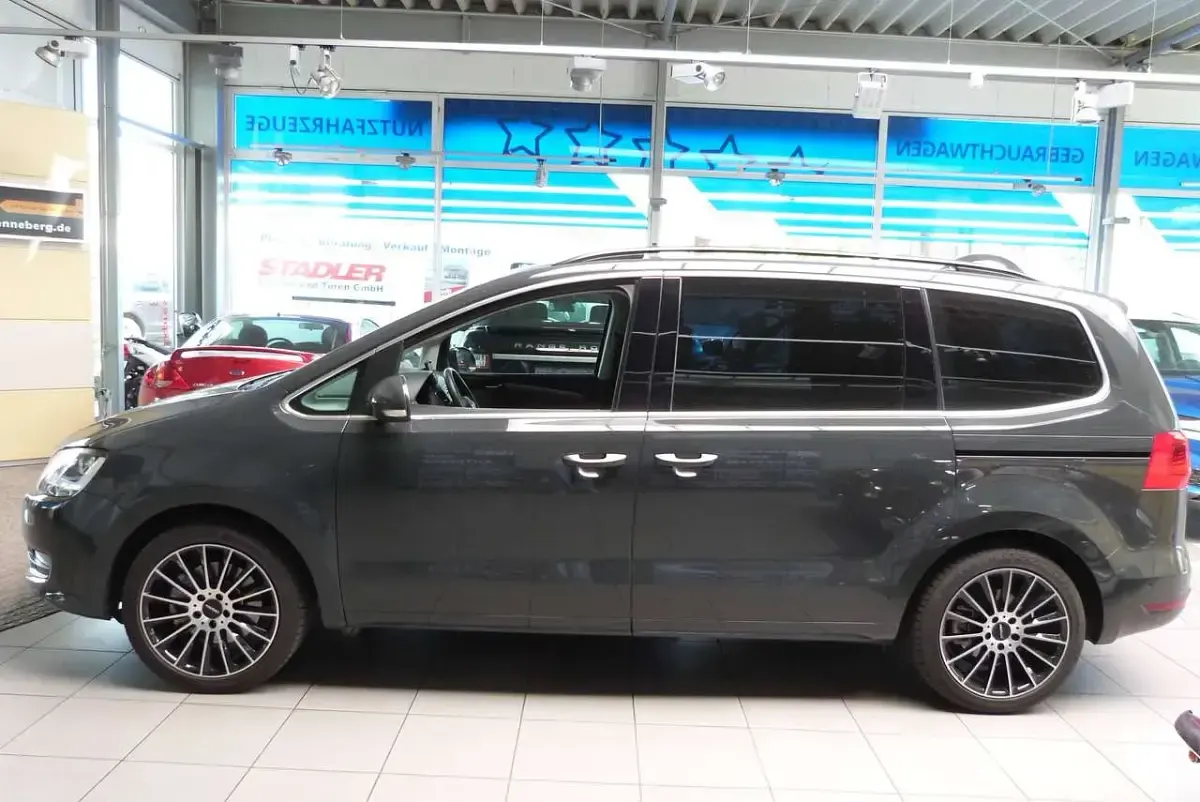 Gebraucht VW Sharan Comfortline 140 PS (102 kW) 2015 Uranograu Van / Kleinbus