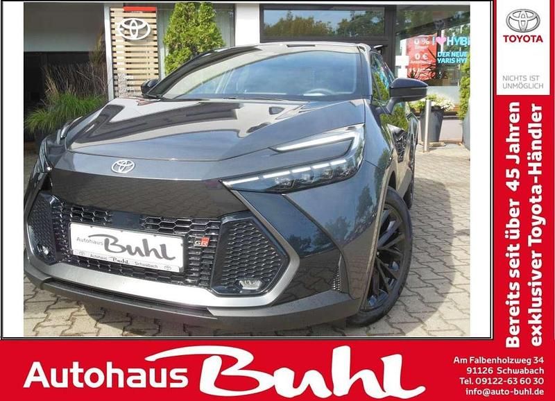 Grau Neu 2025 Toyota C-HR Sport SUV | 40.997 € - Bild 1/4