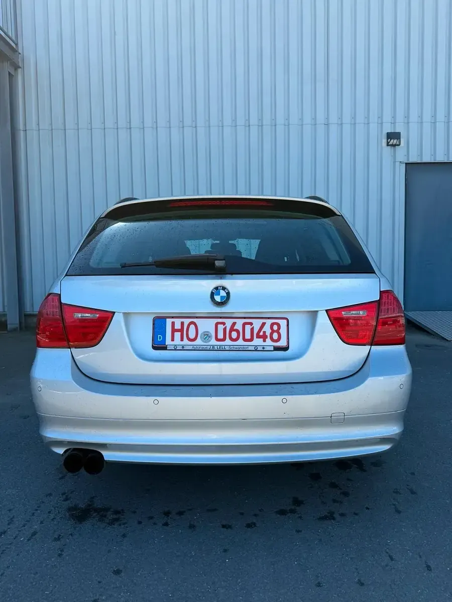 Second-hand BMW 320 170 CP (125 kW) 2009 Argintiu Break
